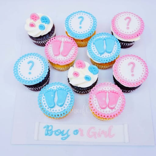 Gender reveal cupcakes