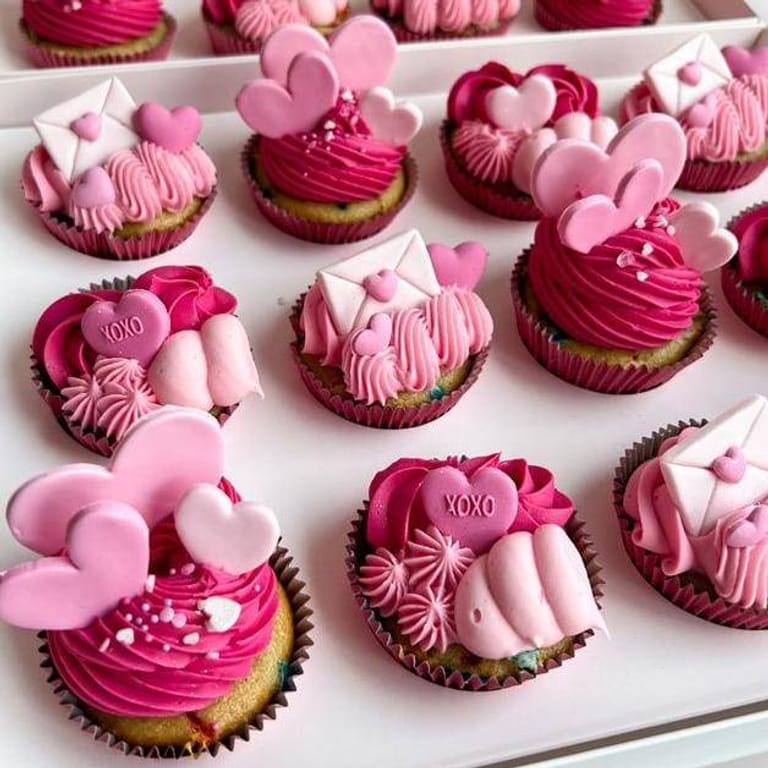 Exclusive Valentine's Day Cupcakes - Image 1