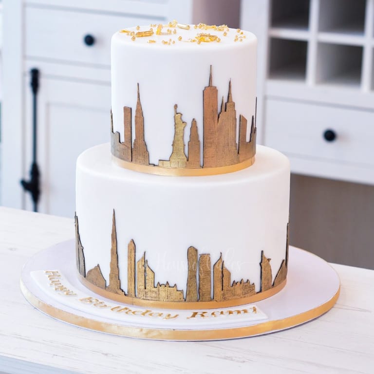 New York's and Dubai's skyline cake - Image 1