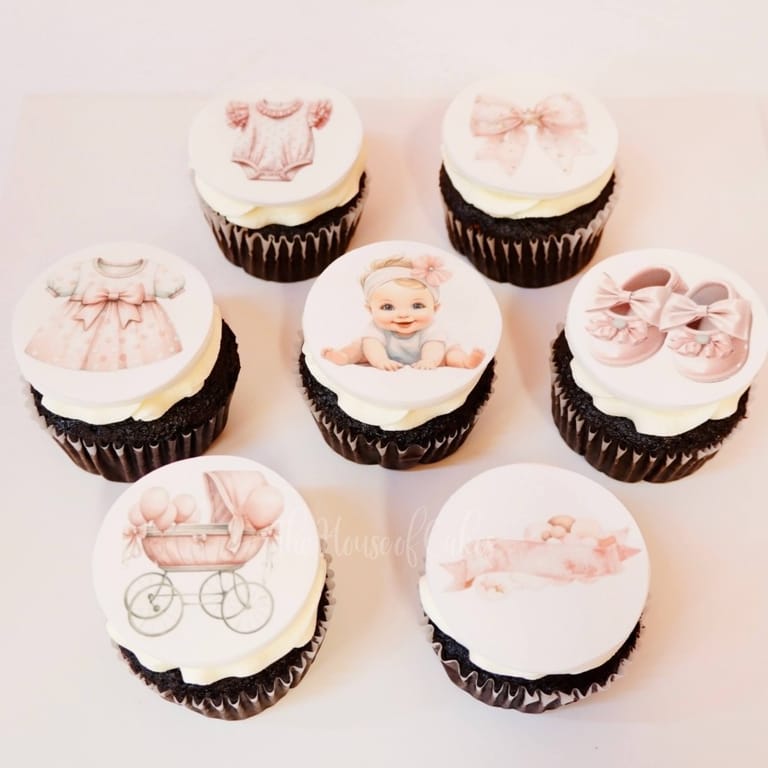 Baby girl cupcakes - Image 1