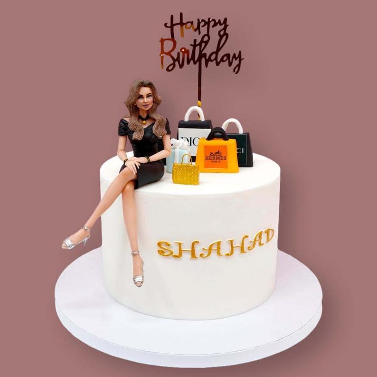 Glamourista Chic Cake - Image 1