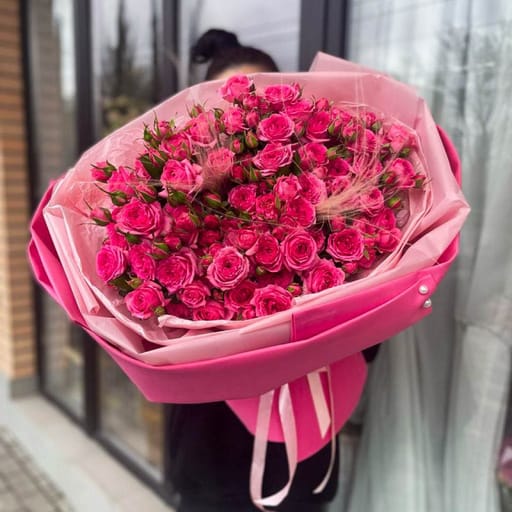 A Luxurious Spray Rose Bouquet