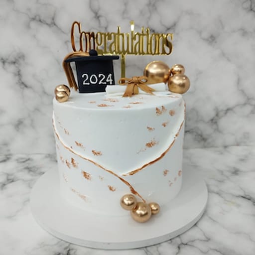 Golden White Graduation cake