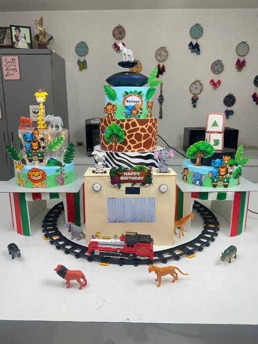 Jungle theme levitating cake