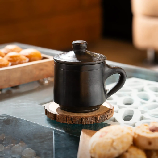 Black Mug with Lid 300 ml - 500 ml
