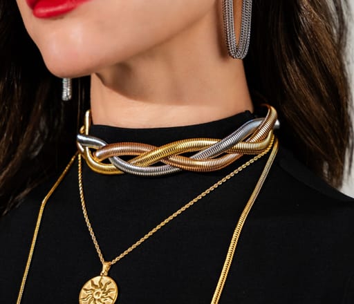 Della Three-Tone Bold Chocker