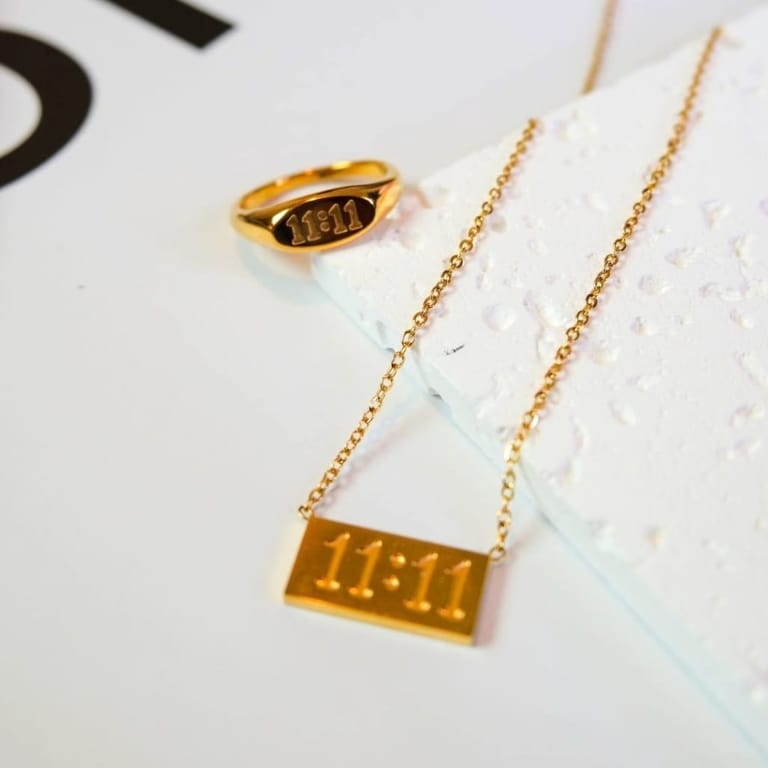 Serena Pendant Necklace - Image 4
