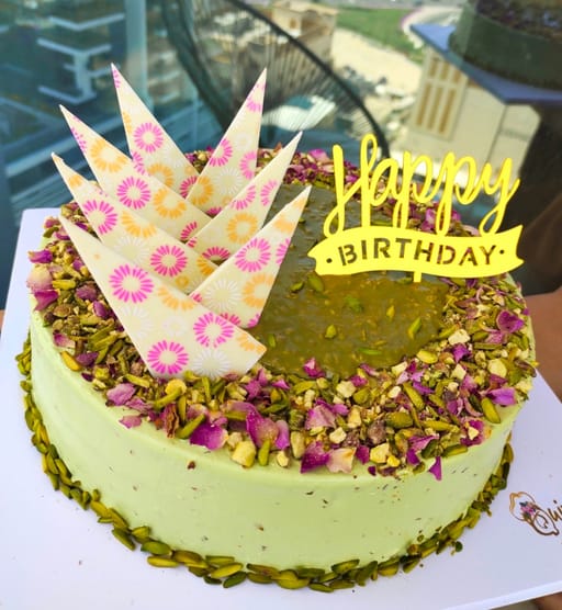Rose & Pistachio crunch cake
