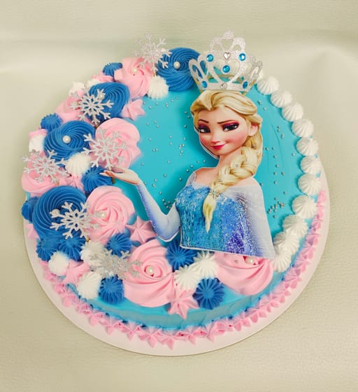 Frozen theme cake
