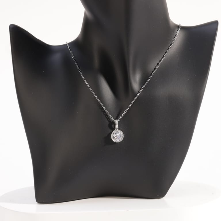 ZUS Single Diamond Necklace - Image 1