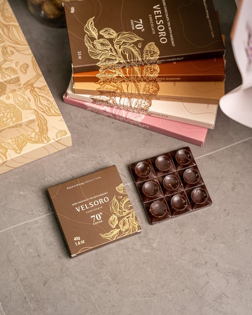 Dark Chocolate 70% with Hazelnut Roasted 40g