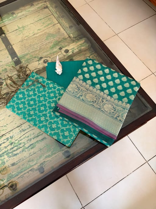 Green benerasi suit piece