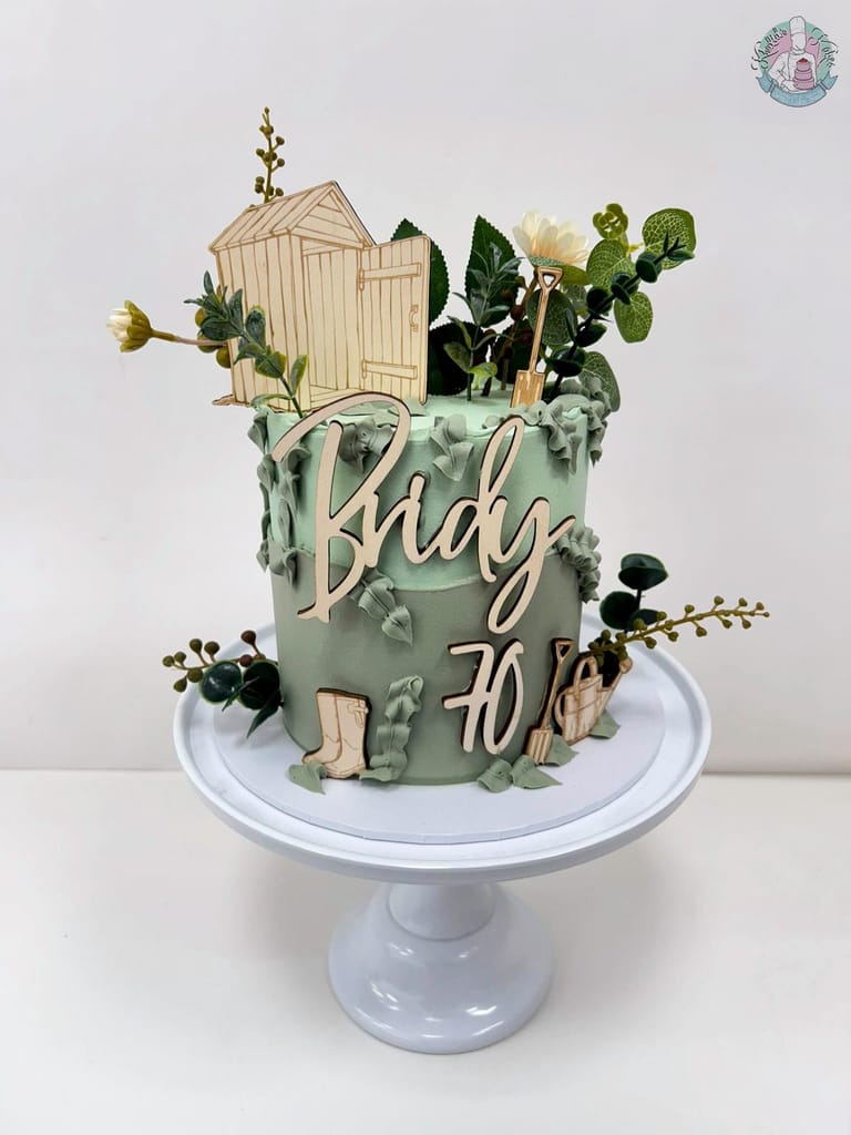 Gardening Cake - Image 2