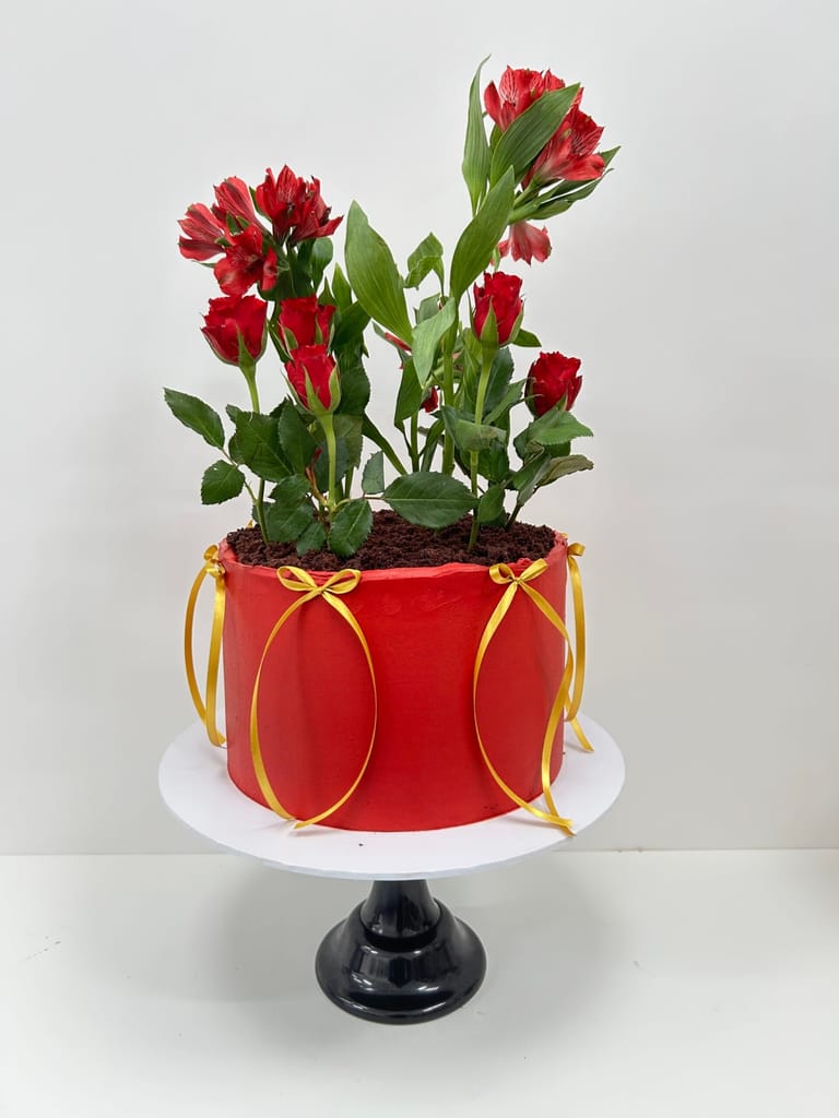 Flower Pot Cake - Image 1