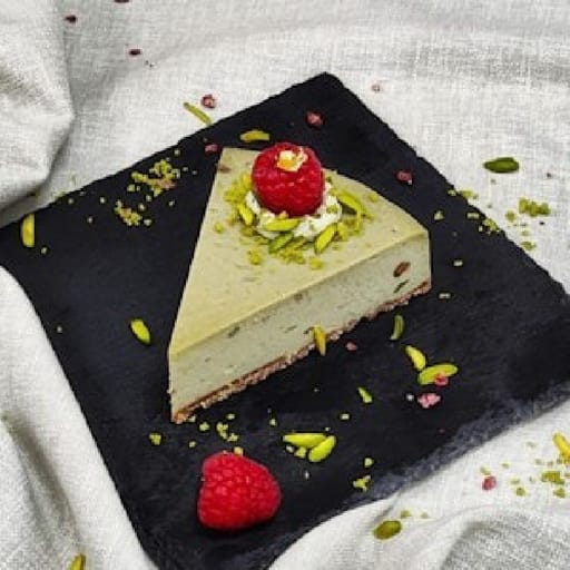 PISTACHIO CHEESECAKE PASTRY