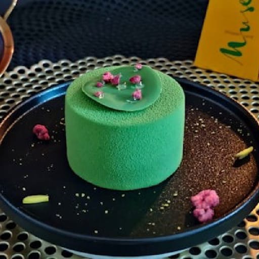 PISTACHIO RASPBERRY MELANGE PASTRY