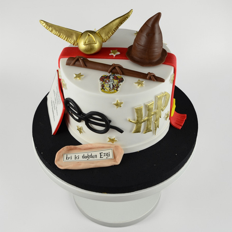 Ultimate Wizard Magic Theme Cake - Image 2