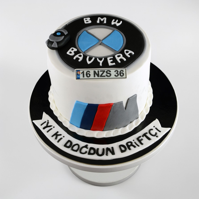 Ultimate Motorsport Car Enthusiast Cake - Image 1