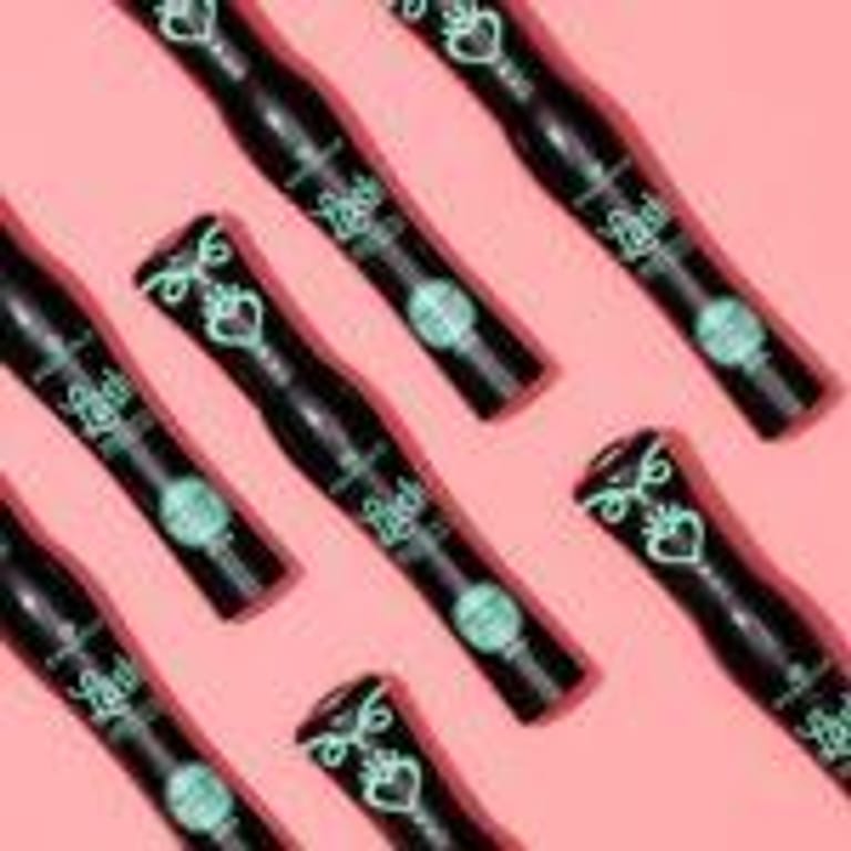 Essence – Lash Princess False Lash Effect Mascara (Green) - Image 4