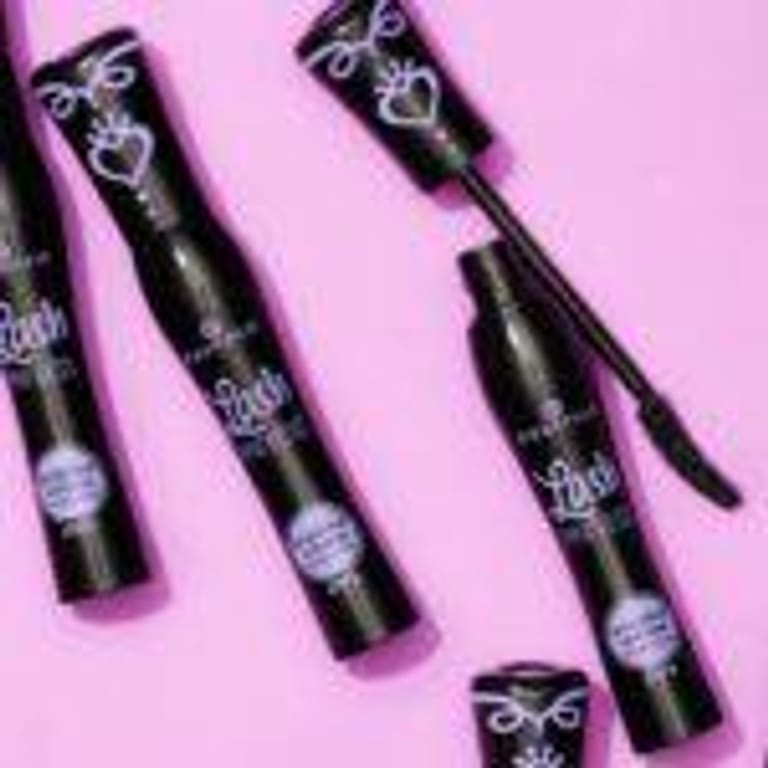 Essence – Lash Princess Sculpted Volume Washable (Purple) - Image 4