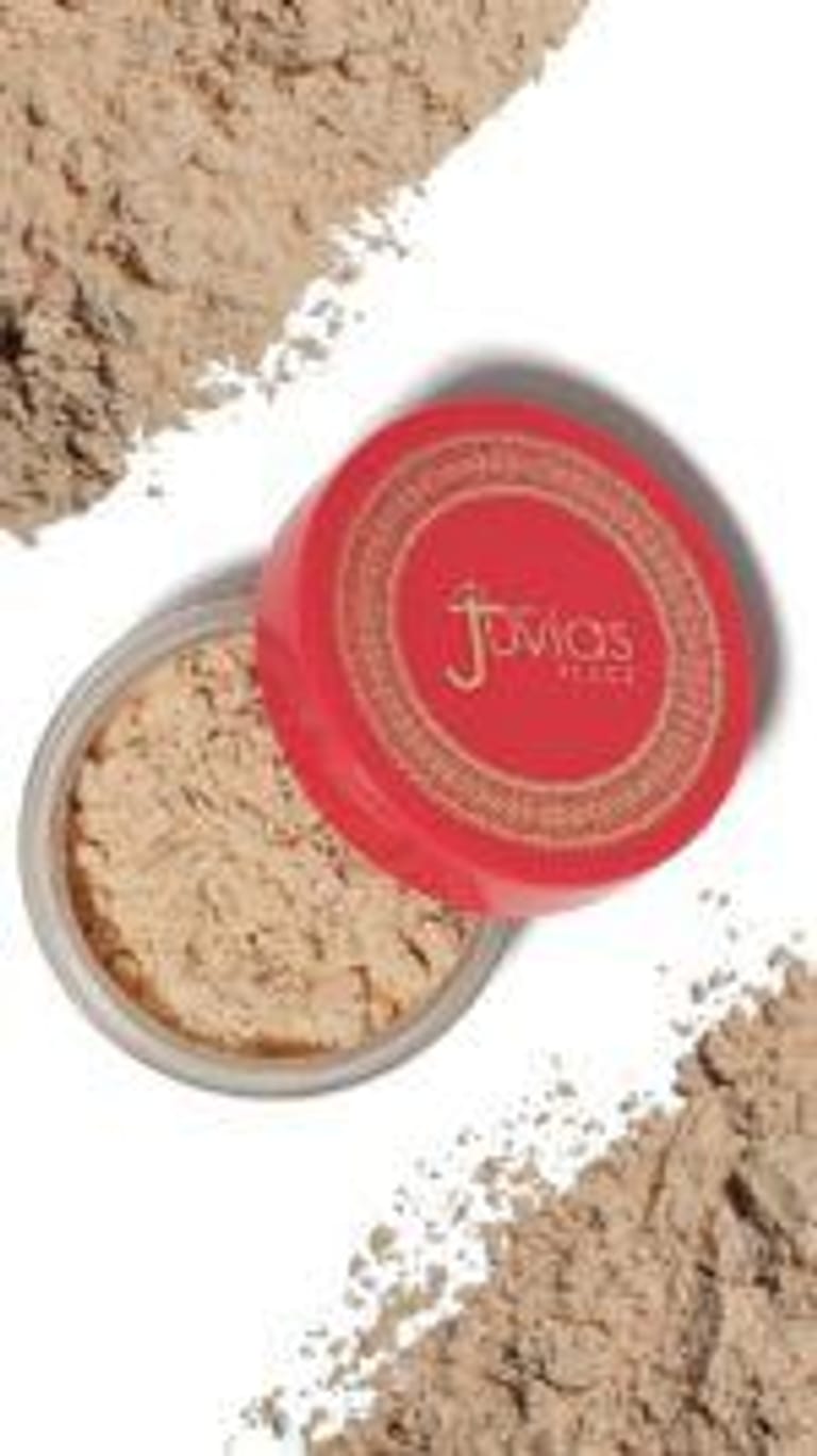 Juvias Place – I Am Magic Loose Setting Powder - Image 3