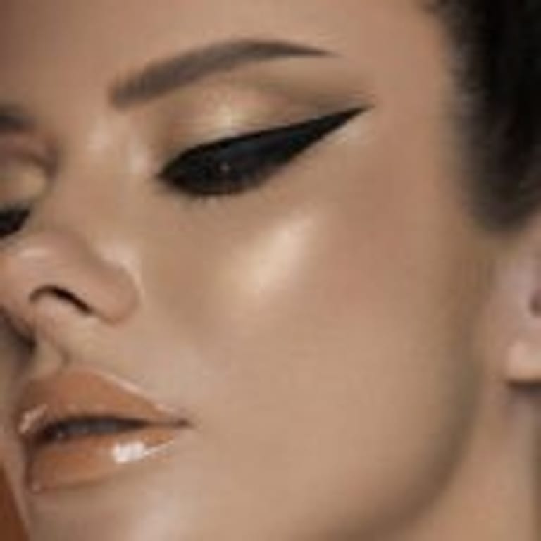 Juvias Place – Nubian Glow Liquid Luminizer - Image 5