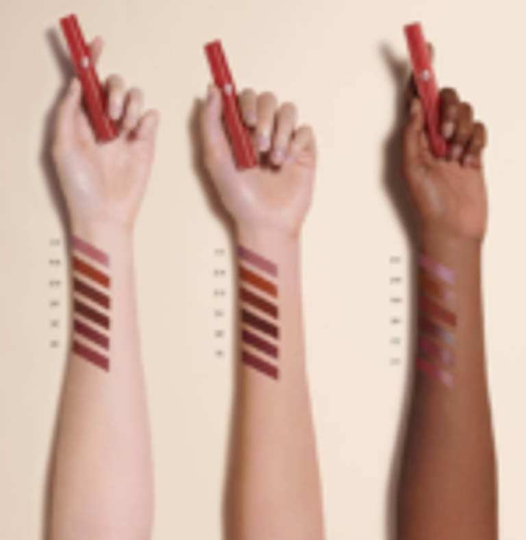 Armani Beauty – Lip Maestro Velvet Liquid Lipstick - Image 4