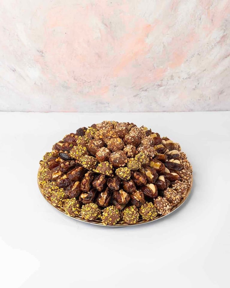 Gourmet Dates 1200g Gift Hamper - Image 1