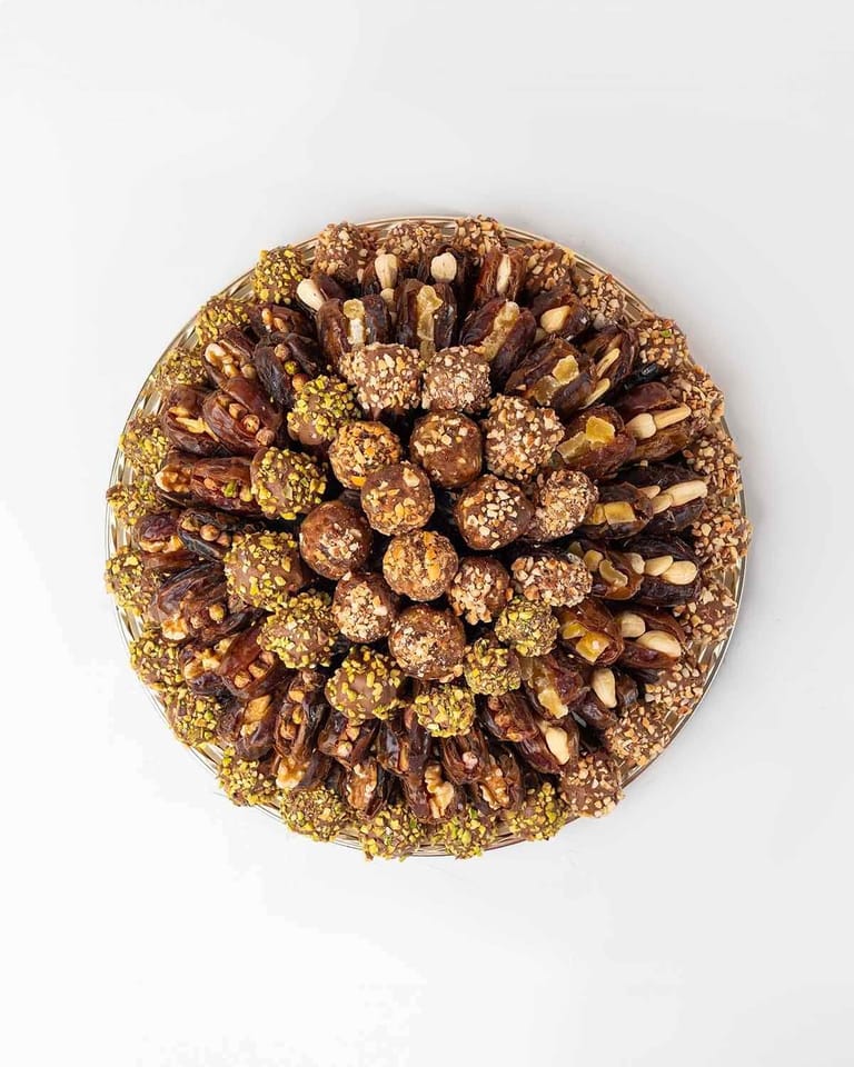 Gourmet Dates 1200g Gift Hamper - Image 3