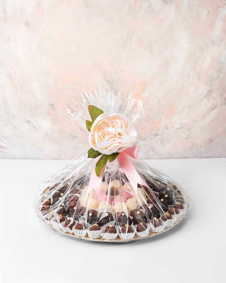 Luxury Dates and Chocolates Gift - Image 2