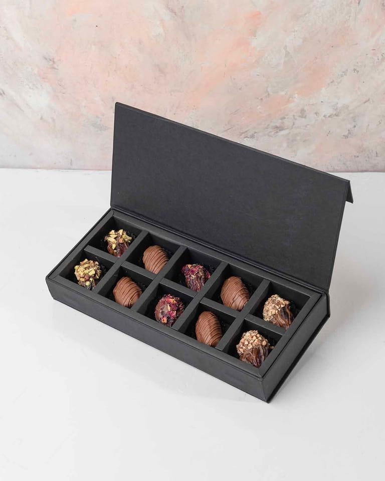Assorted Dates 10pcs Luxury Gift Box - Image 1
