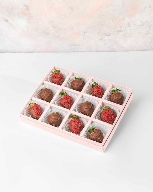 Milk chocolate Strawberries '24