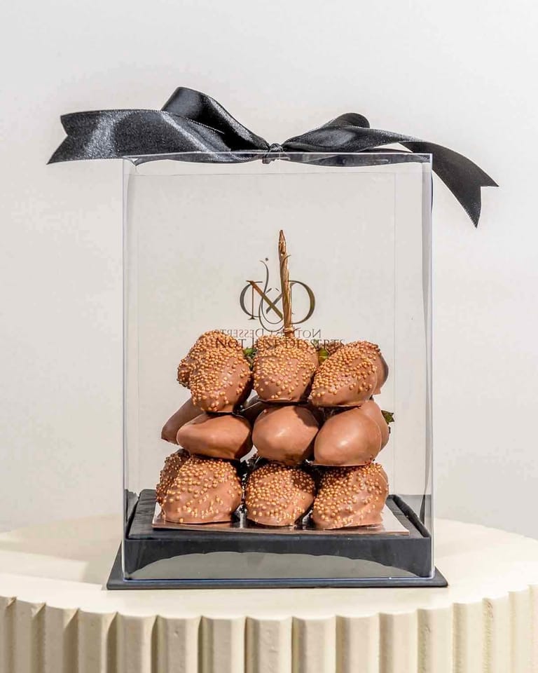 27 Milk Chocolate Strawberries Cube by - Image 2