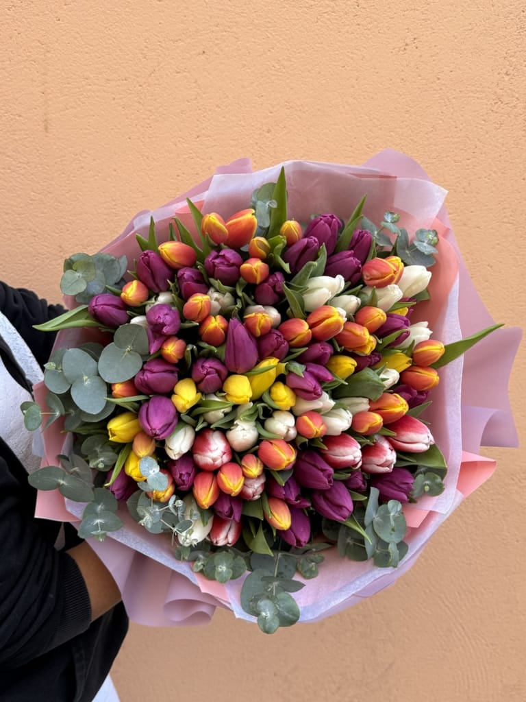 Ramo de Tulipanes Elegante - Image 4