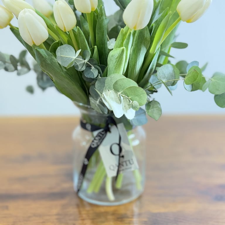 Jarrón de Tulipanes Blanco - Image 3