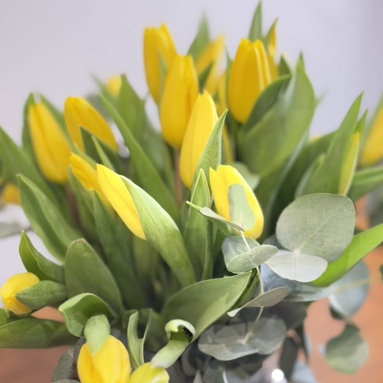 JARRÓN DE TULIPANES AMARILLO - Image 5