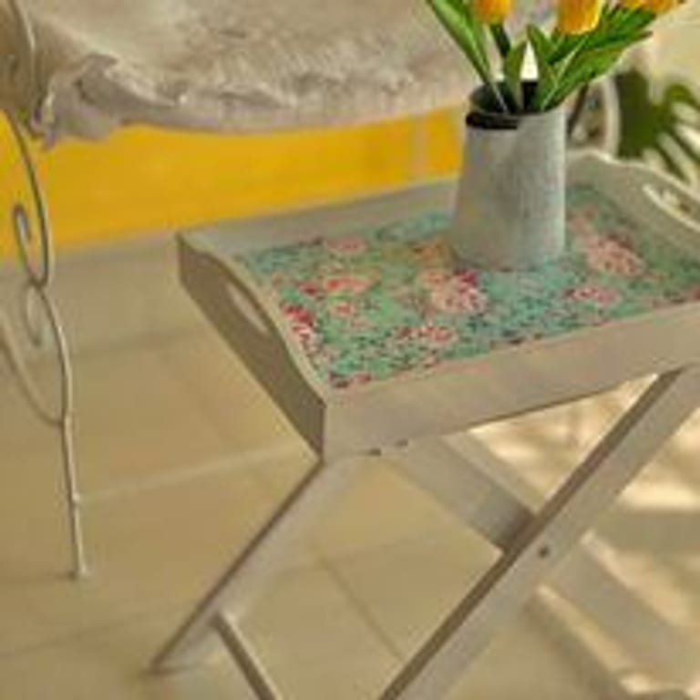 Wooden Foldable Tray Stool (White Green Flower)