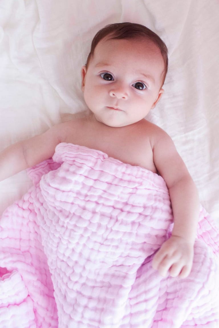 Muslin Bath Towel (6-layered) | Baby Pink - Image 1