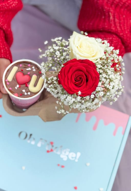 I ❤️ U - Nutella Cake Tub (Soft Cake) + Floral Tub
