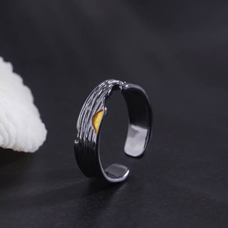 Trace Ring | Cracked Texture