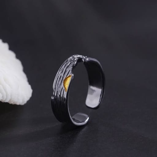 Trace Ring | Cracked Texture