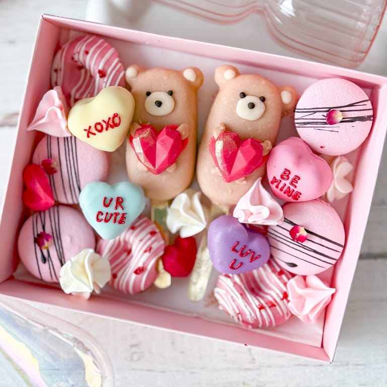 Juliette – Valentine’s Day Dessert Box