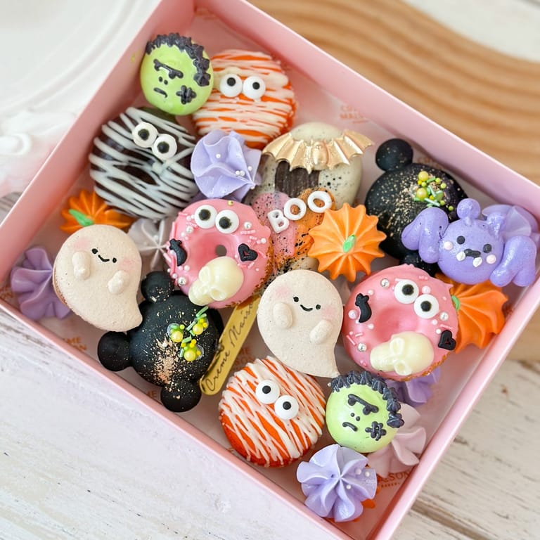 Luna Halloween Dessert Box