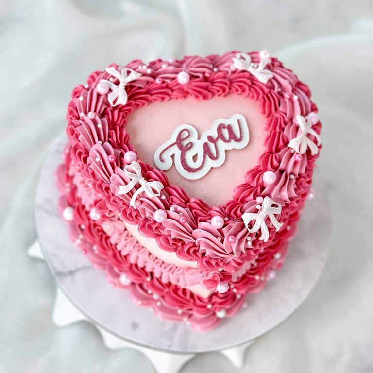 Barbie Heart Vintage Cake - Image 1
