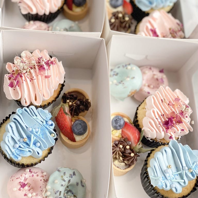 Keaton Box – Gender Reveal Dessert