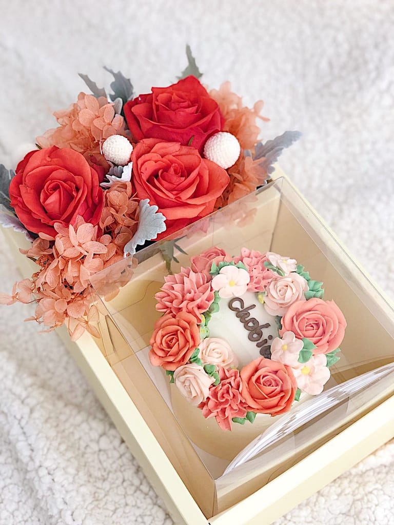 Amber Bloom Box – Cake & Flower Box