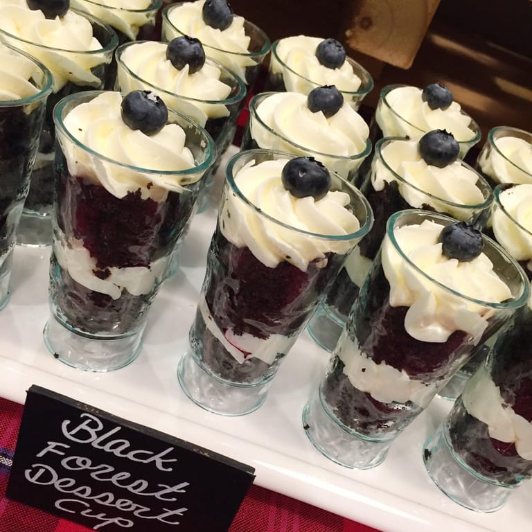 Black Forest Dessert Shots (25 pcs)