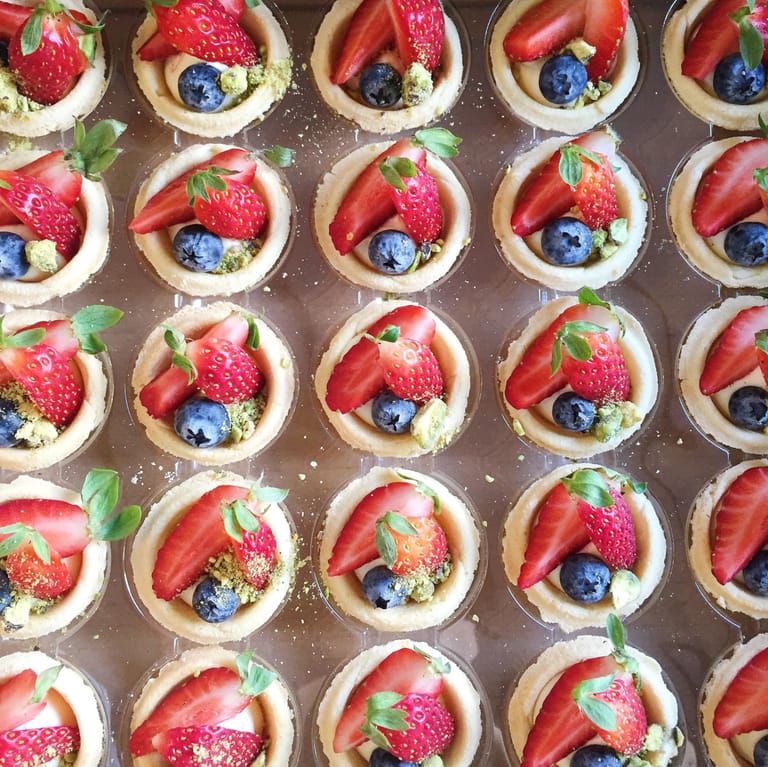 Seasonal Fruit Tartlets (Box of 30 pcs)