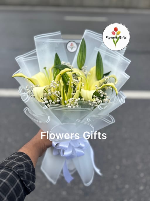 Premium Fresh Yellow Lily Bouquet