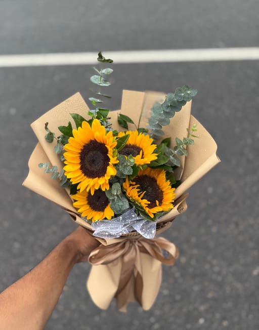 Premium Fresh Sunflower Bouquet